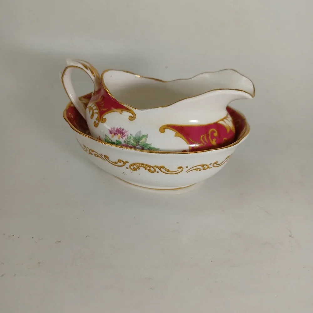 Royal Albert China Canterbury Sugar‎ and Creamer Vintage Set Bone China